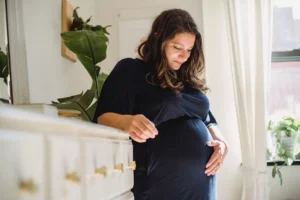 Read more about the article गर्भावस्था (Pregnancy) के दौरान ध्यान रखने योग्य बातें: Complete Guide स्वास्थ माँ और शिशु के लिए